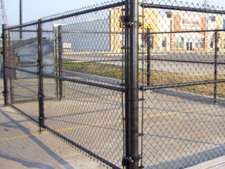 Commercial chain link enclosure
